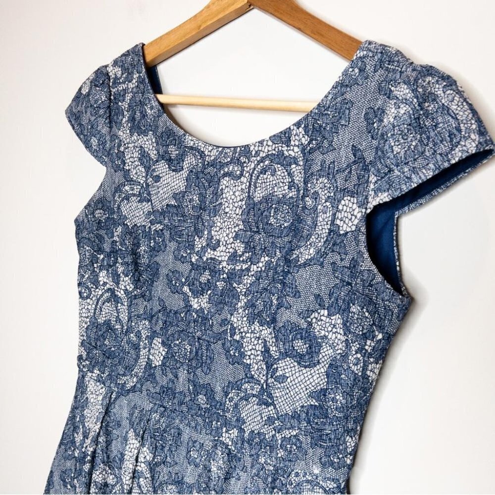 Betsey Johnson Womens Size 2 Fit and Flare Dress Blue Ivory Lace Print Capsleeve - Picture 3 of 8